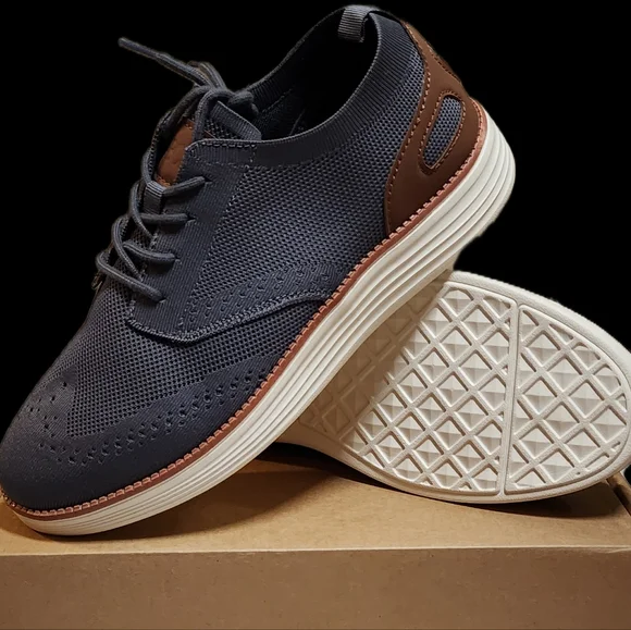 BOGO $2 Men's Gray Casual Shoes 9.5 NIB - Picture 1 of 13